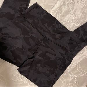 Camo wunder under 25 inch, gently worn